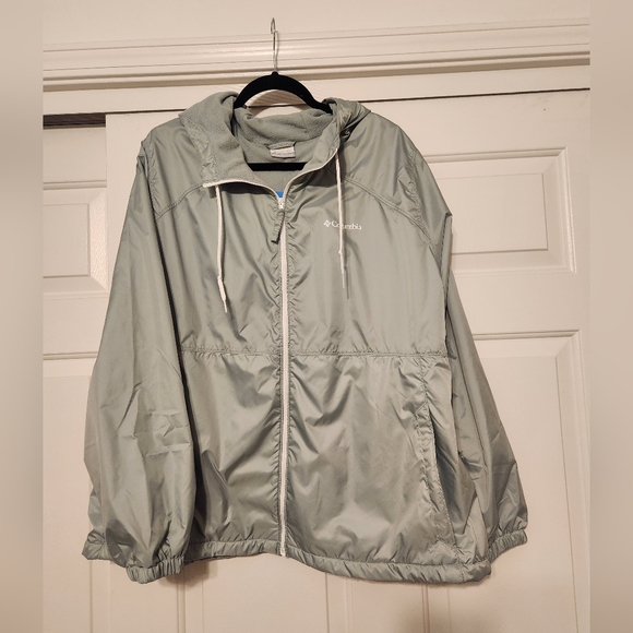 Columbia Jackets & Blazers - Columbia lined windbreaker zip up jacket